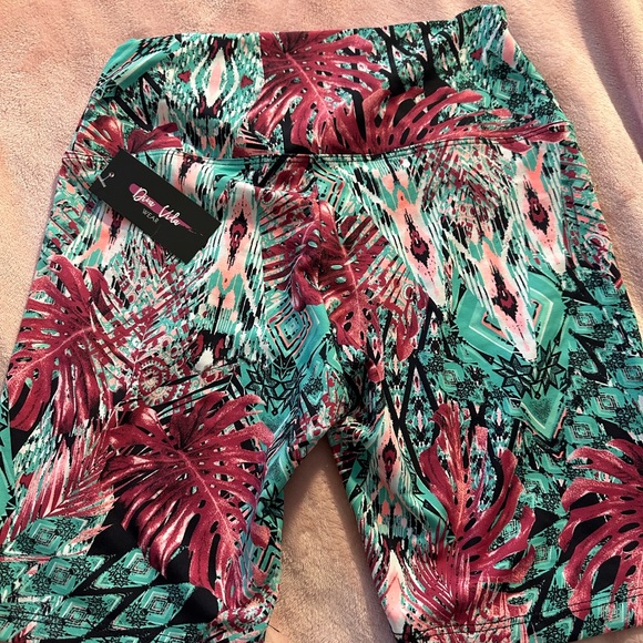 Women’s Shorts - Picture 2 of 2